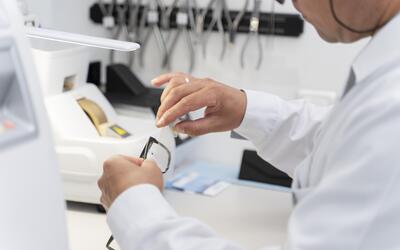 Akıllı lens ameliyatı yaşam kalitesini artırıyor